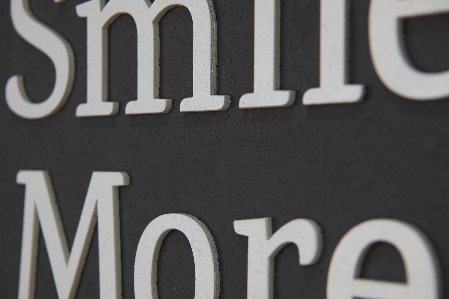 Ξύλινη Πινακίδα Τοίχου – Smile More – Χειροποίητη Διακοσμητική