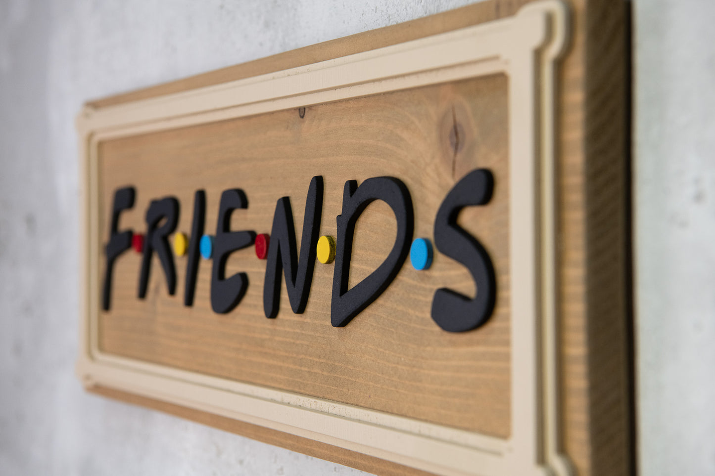 Χειροποίητη Ξύλινη Πινακίδα FRIENDS